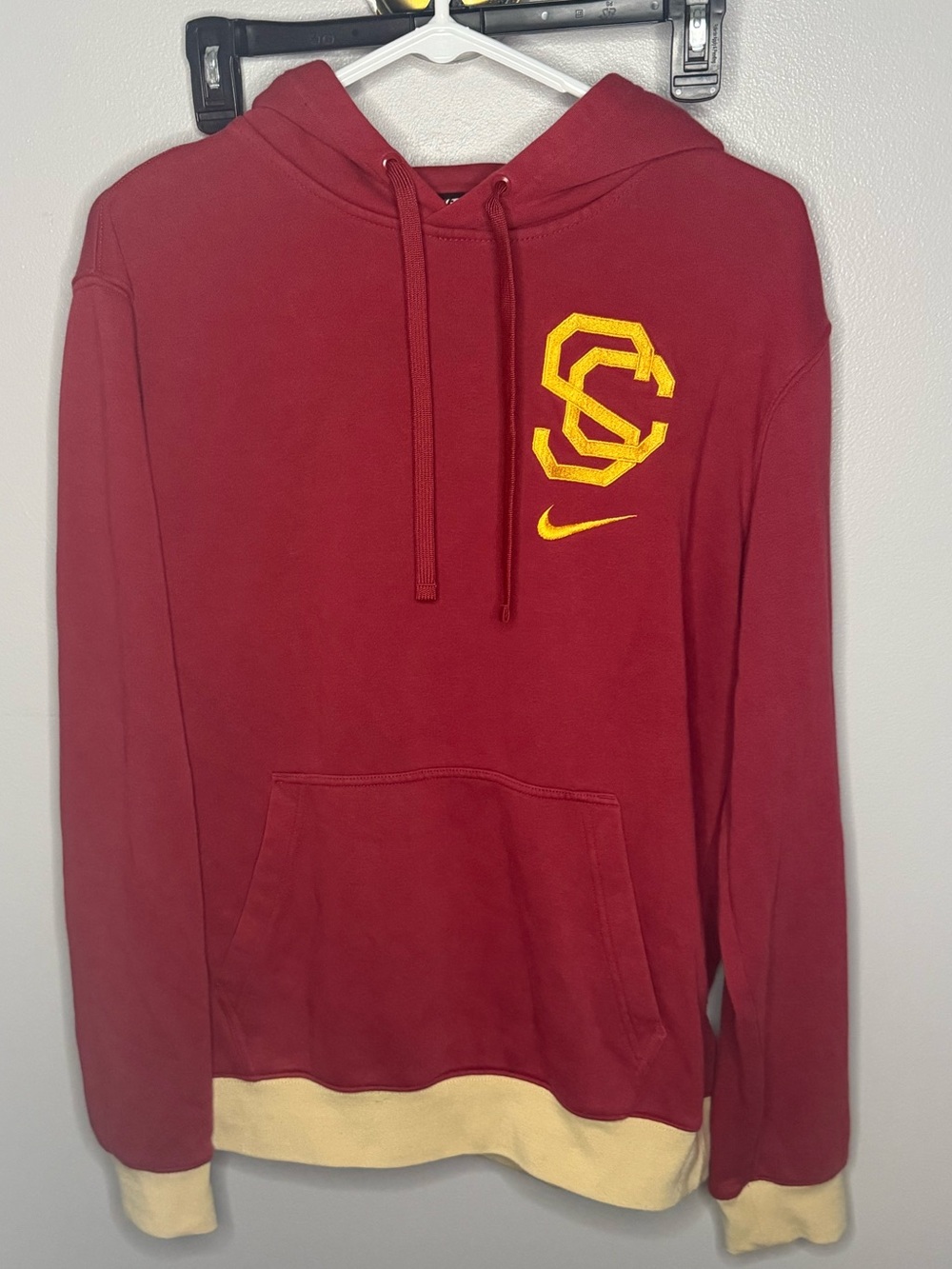 Nike Men's Red/Yellow Pullover Hoodie Embroidered USC Logo Fleece Pockets Size M